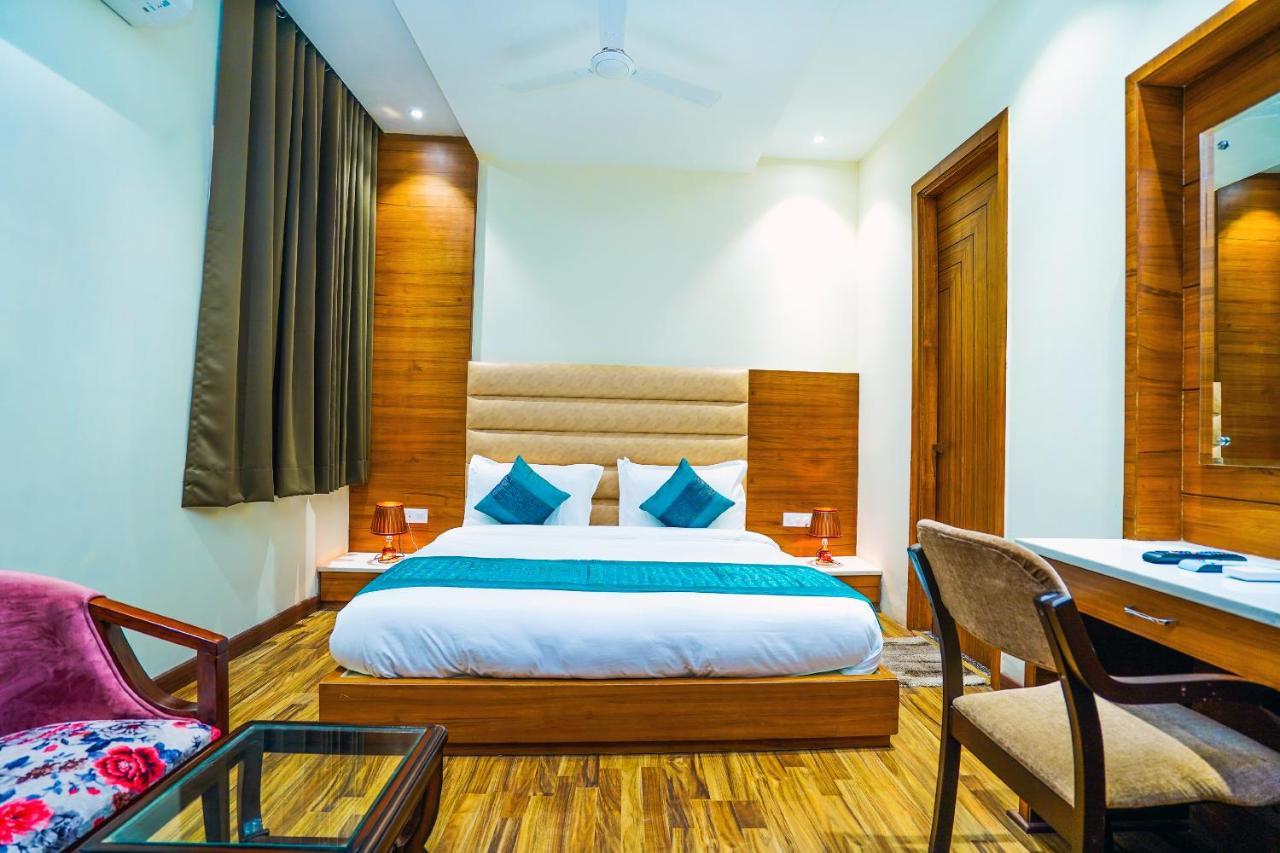 Hotel Aura Grand By Levelup Hotels Amritsar Dış mekan fotoğraf