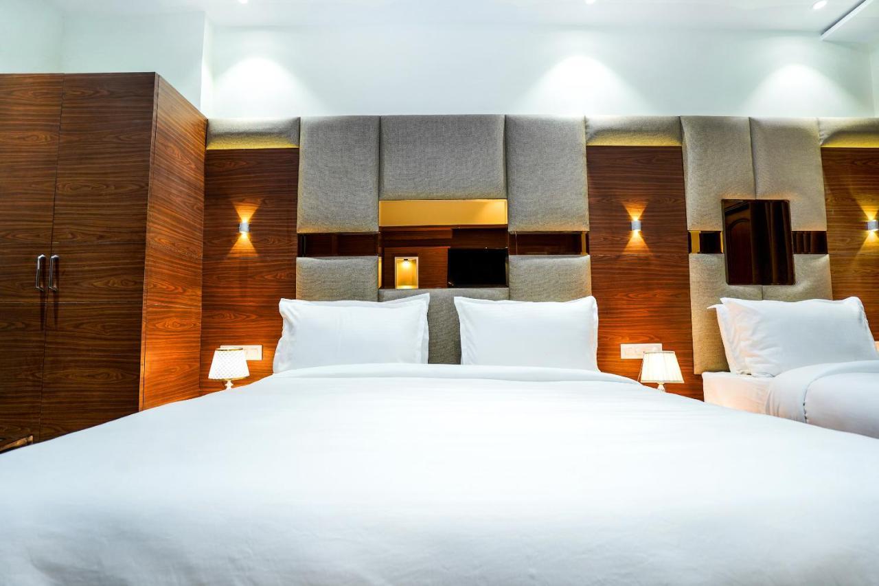 Hotel Aura Grand By Levelup Hotels Amritsar Dış mekan fotoğraf