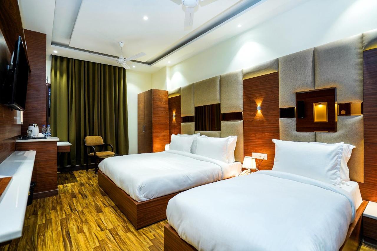 Hotel Aura Grand By Levelup Hotels Amritsar Dış mekan fotoğraf